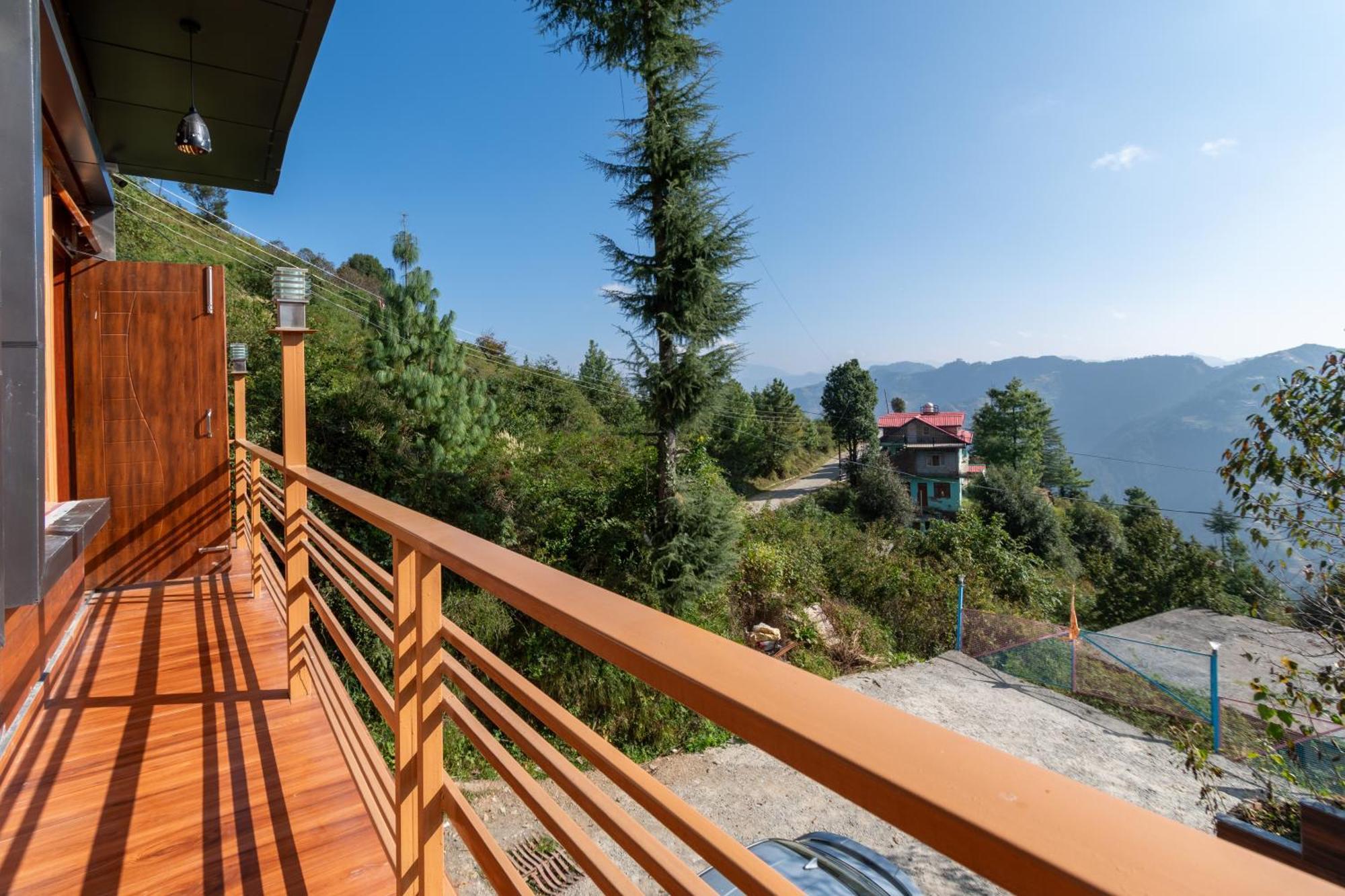 Hotel Wood Crista Kufri Near An Apple Orchard Exterior foto